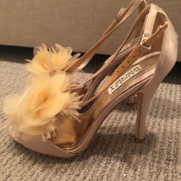 Badgley Mischka Kiwi Sandal - Picture 3 of 6